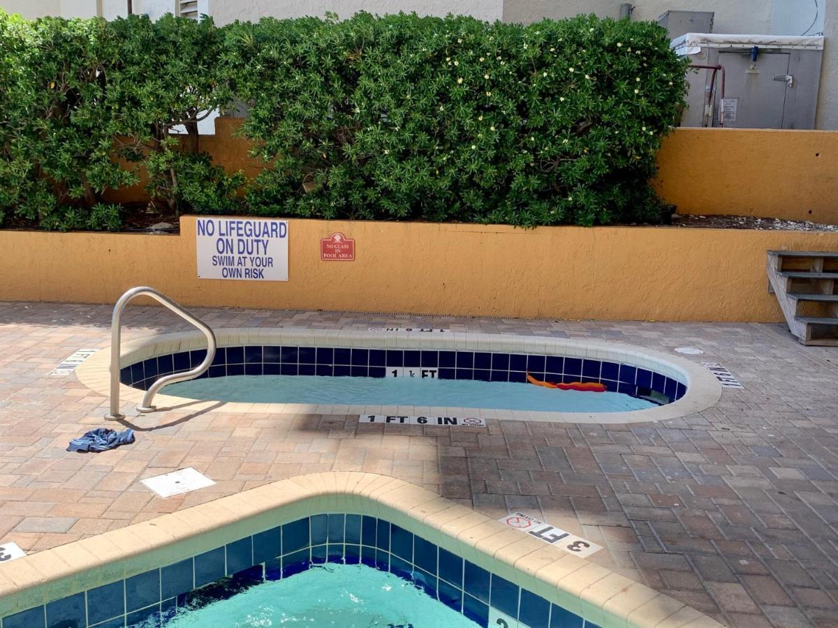 Апартаменты 210 Sea Gem Oceanfront Pet Friendly Indoor Pools Миртл-Бич Экстерьер фото